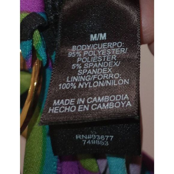 BISOU BISOU multi-colored print bathing suit top size medium - Picture 4 of 5